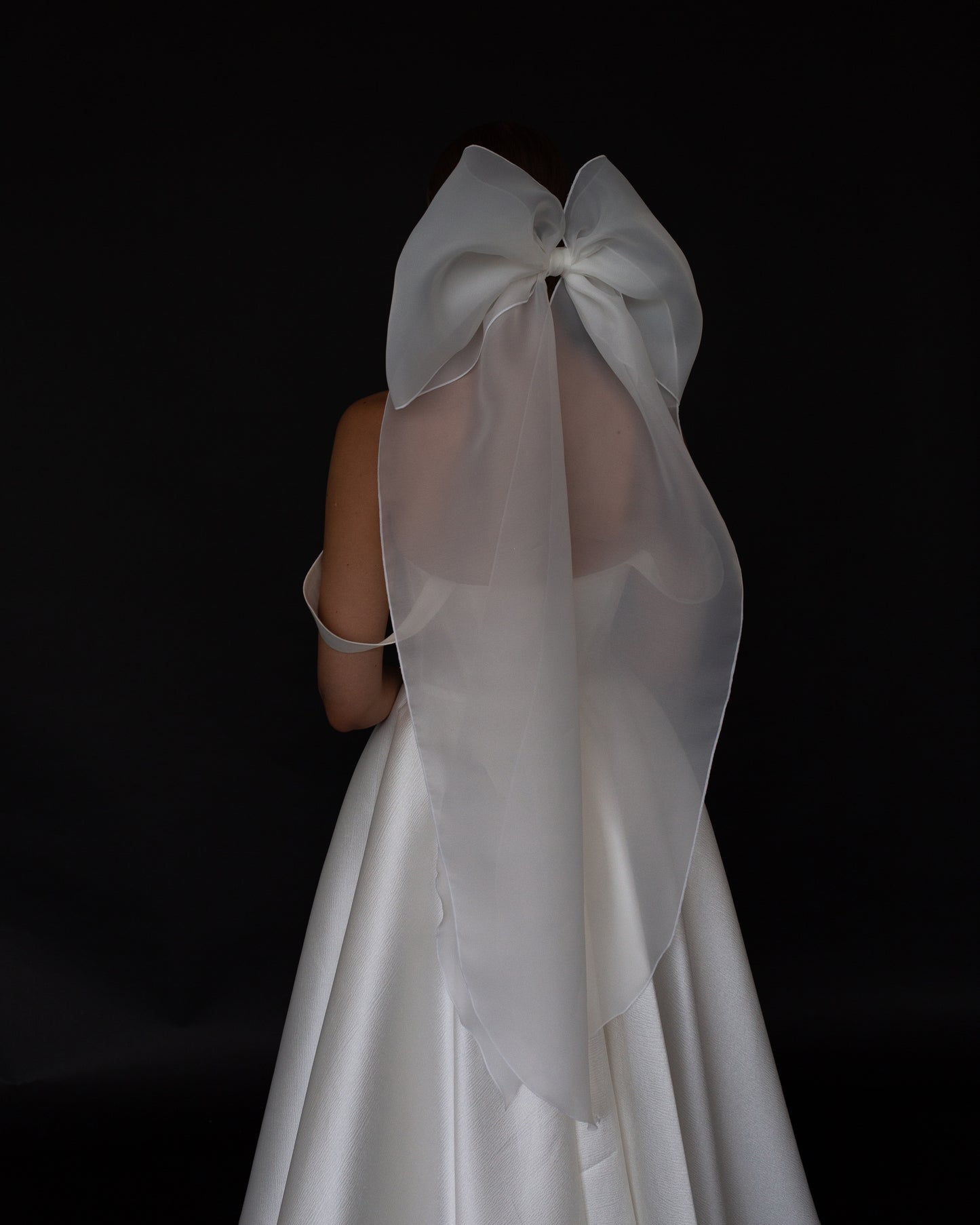 IONE VEIL